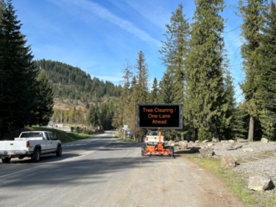 Messaging sign alerting drivers on SH-5 about upcoming lane closures