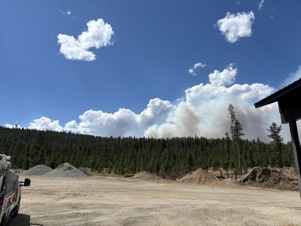 Wapiti Fire closes SH-21 near Stanley