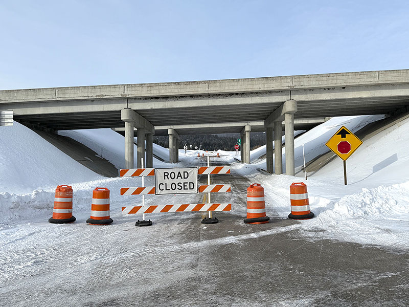 Right turn only restrictions at I-15 Stoddard Creek exit