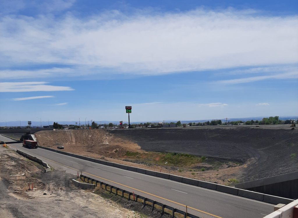 Photo of I-84 with live traffic at the South Jerome Interchange.