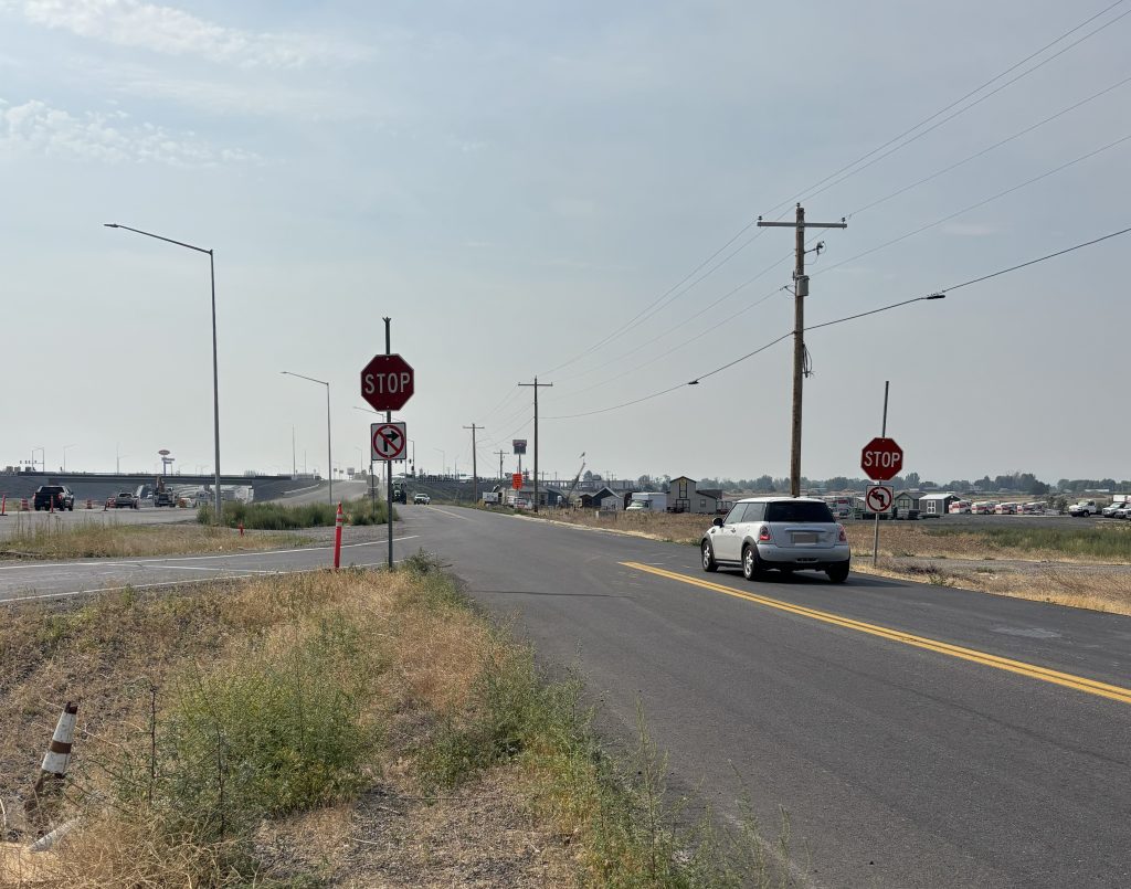 Photo of Bob Barton Road where the I-84 eastbound off-ramp ends. 