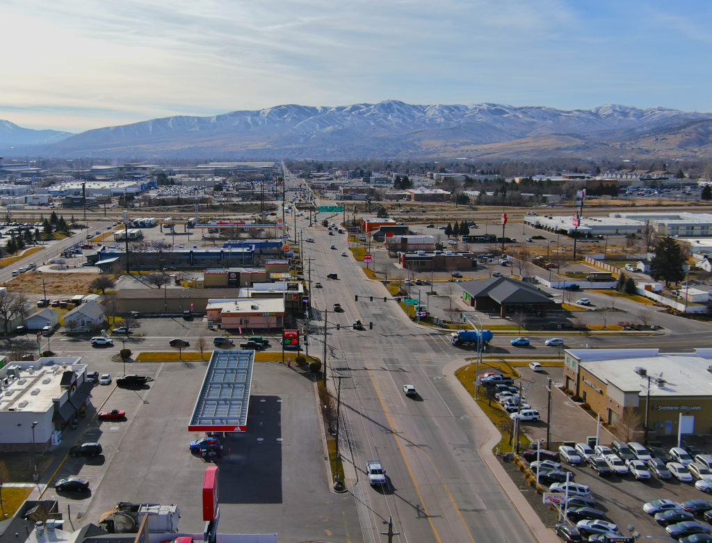 Drone photo of US-91 with live traffic on the roadway