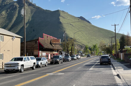 View of US-95 Main Street in Riggins.