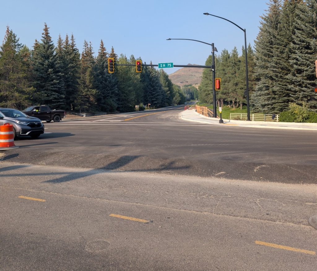 Photo of the SH-75/Elkhorn Road intersection