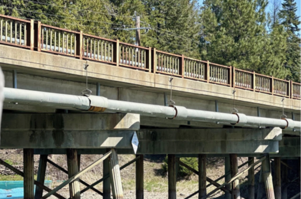 Side view of the existing Priest River Bridge on US-2.