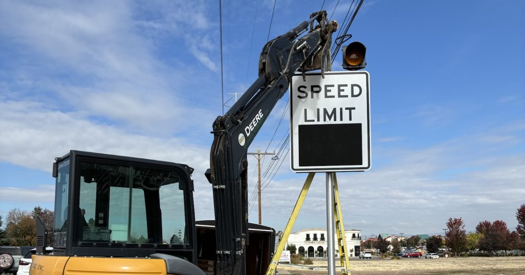 Lane and sidewalk closures on Eagle Road starting Monday