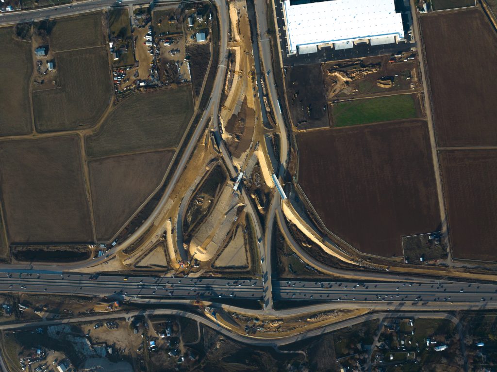 Aerial view of the I-84/S-16 interchange.