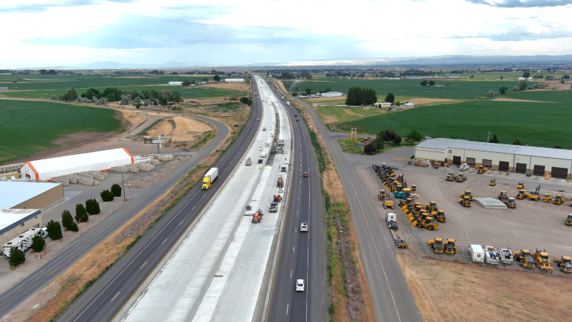 Drone photo of paving work on I-84 between Jerome and Twin Falls