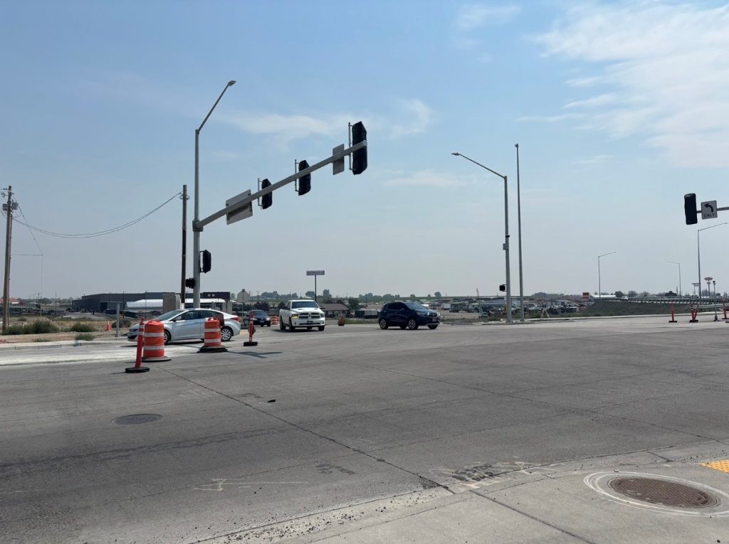 Photo of the intersection of Lincoln Avenue and E Frontage Road N.