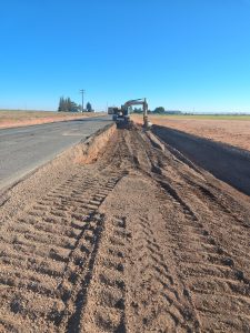 Shoulder work on US-93 north of Hollister 21951